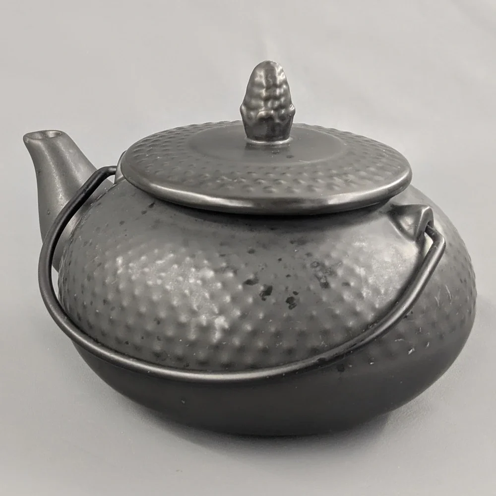 Morris Design Black Ceramic Hobnail Teapot with Infuser and Metal Handle